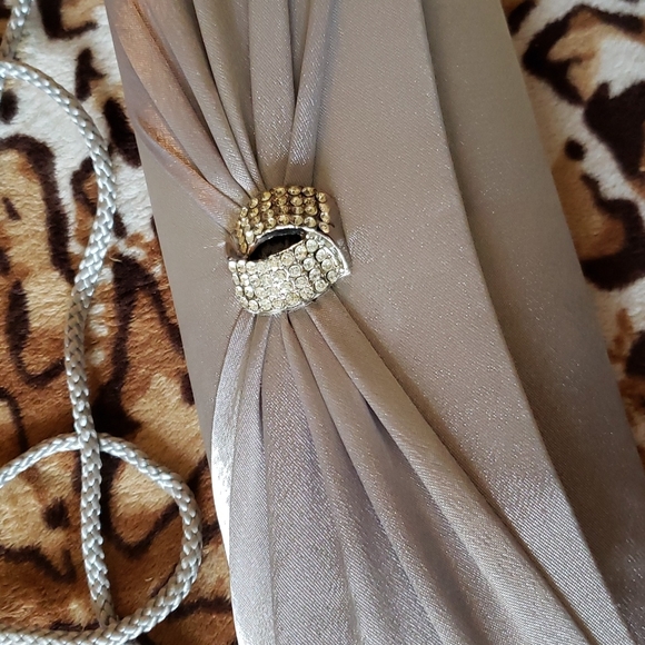 SALE‼️ Special occasion handbag - Picture 2 of 4